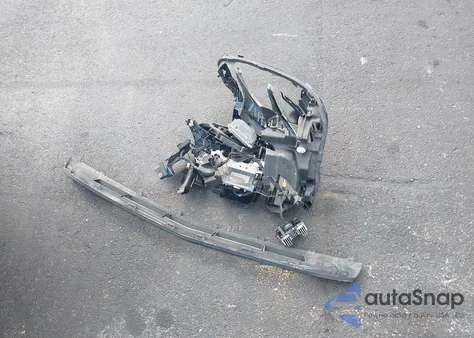 2017 Mercedes-Benz E 300 z USA, uszkodzony, nr VIN WDDZF4JB7HA145528